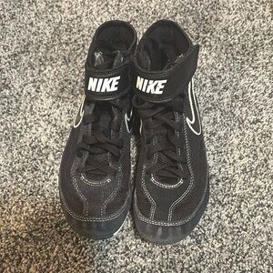 Nike Black Youth Wrestling Shoes *REPOSHING*